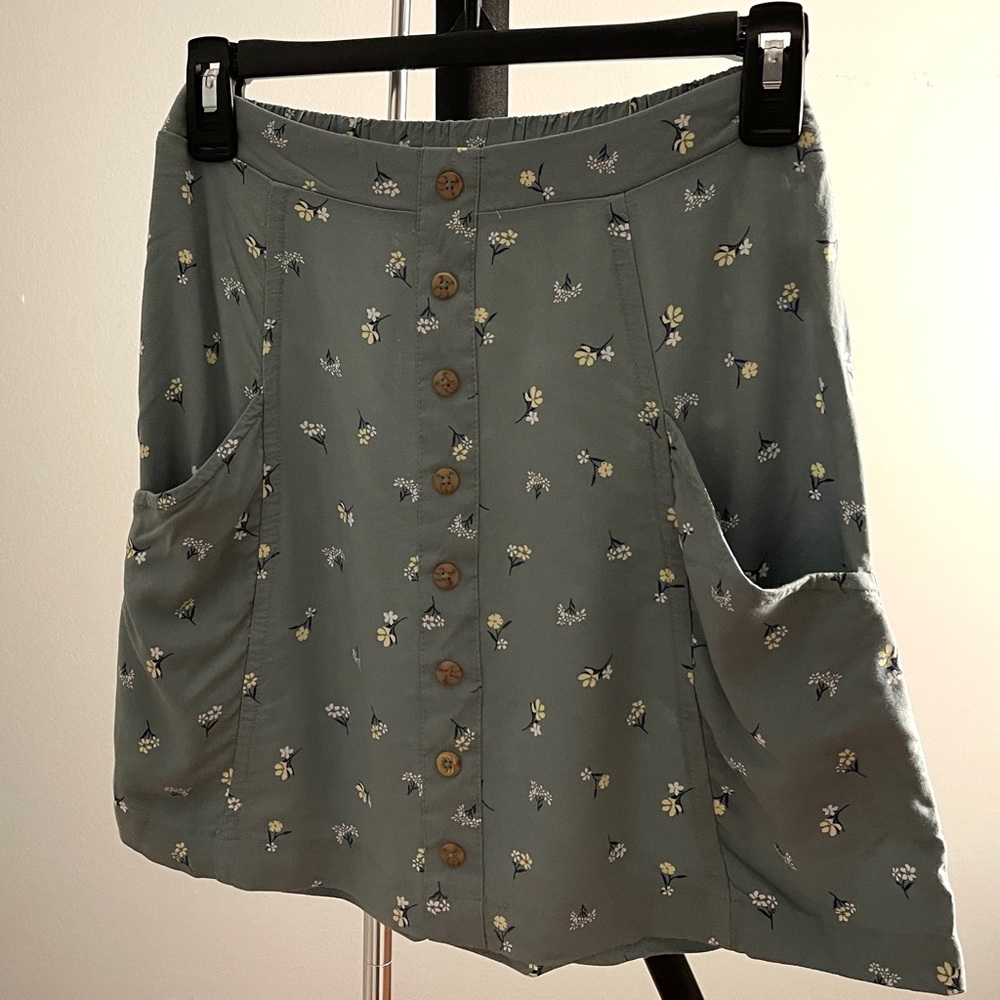 Pink Rose Light Green Floral Mini Skirt (S)